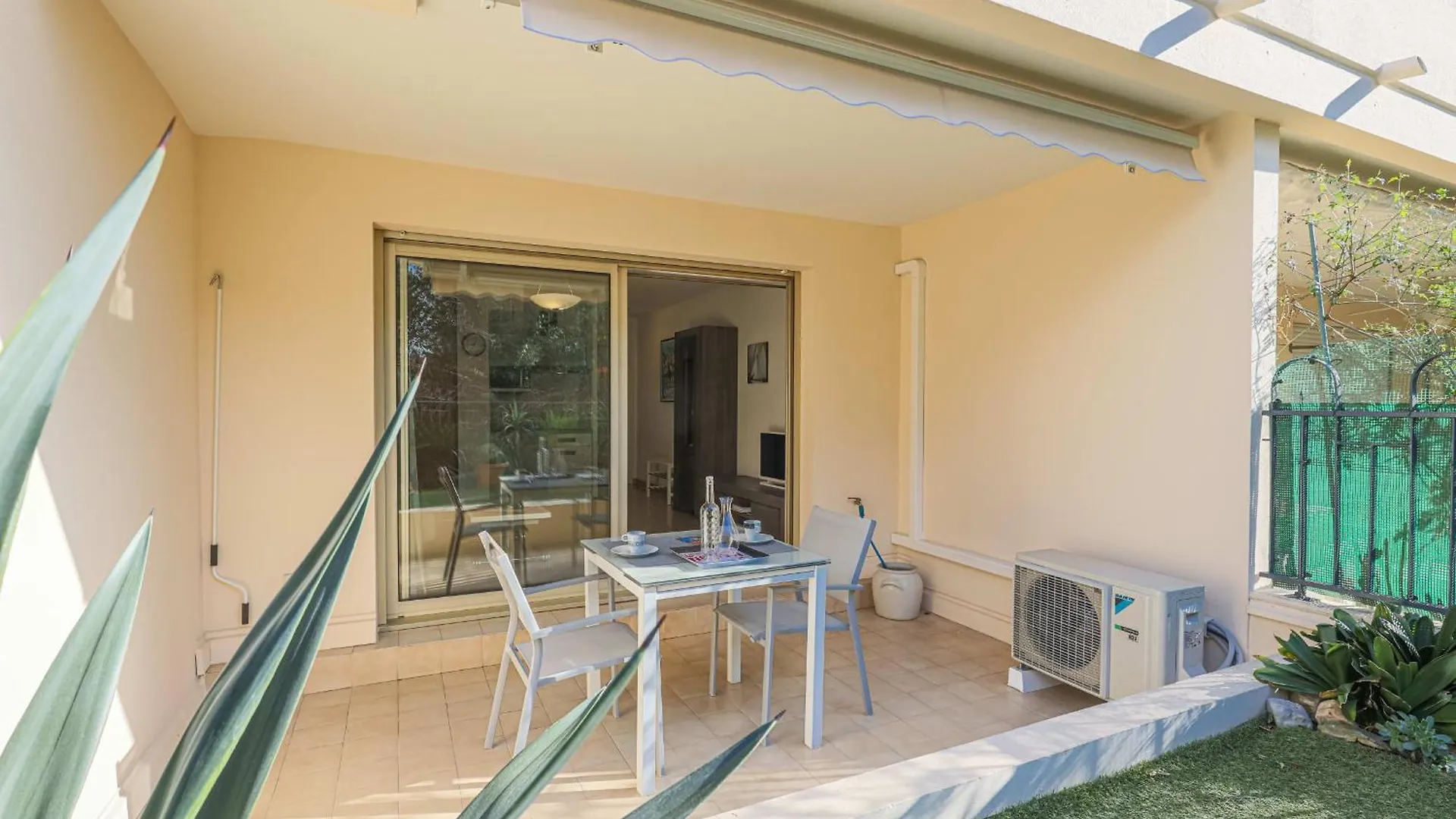 Central Terrace Garage & Ac Cannes France